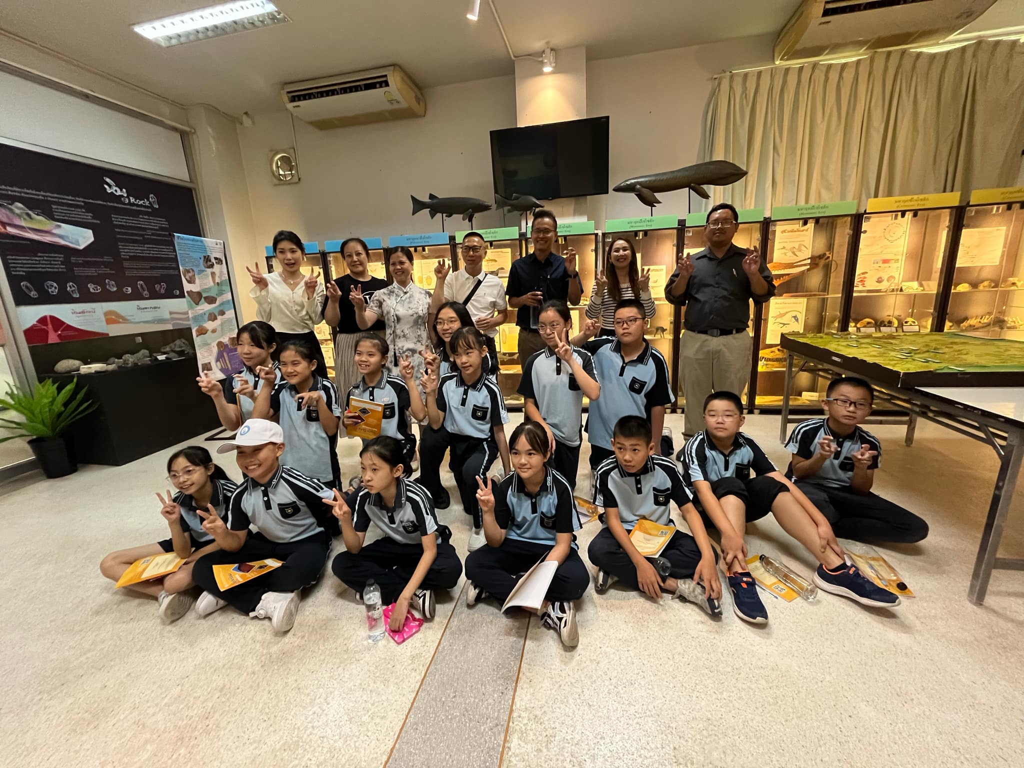 The Paleontology Research and Education Center, Mahasarakham University welcomed teachers and students from the Mahasarakham University Demonstration School (Primary Section).